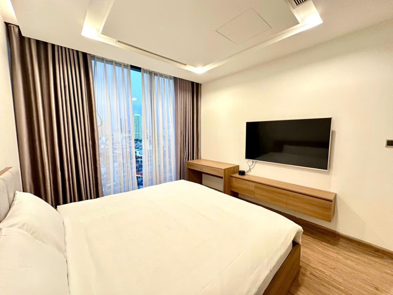 Luxury Apartment In Vinhomes Metropolis Hanói Exterior foto